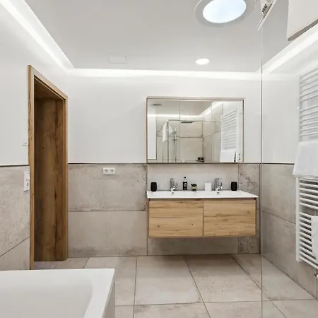 Haus Alte Schmiede 4 *
