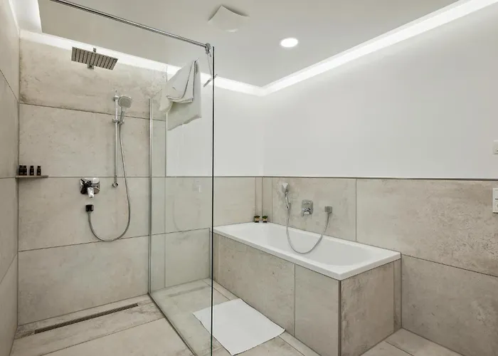 Haus Alte Schmiede 4 *